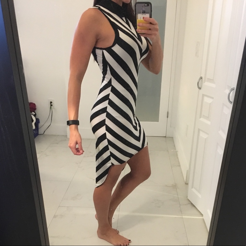 Fun pattern black and white stretchy dress